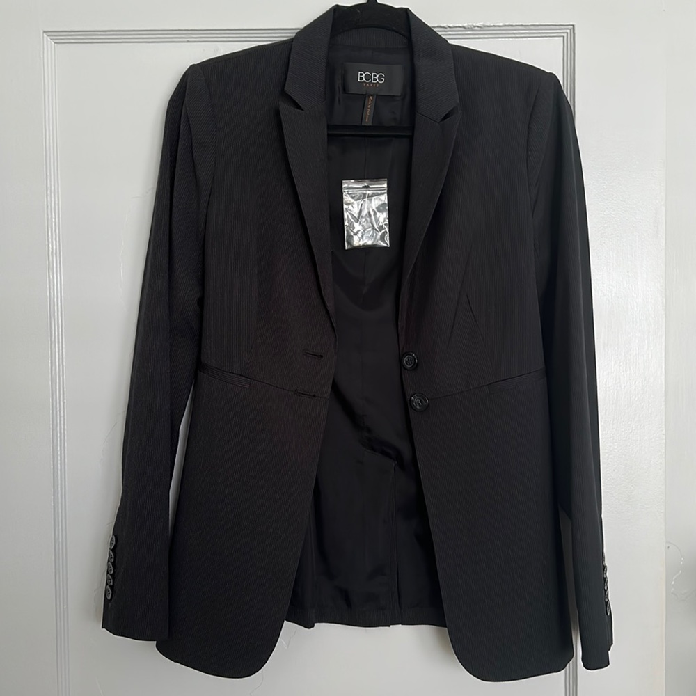 BCBG BLAZER - NEW NEVER WORN